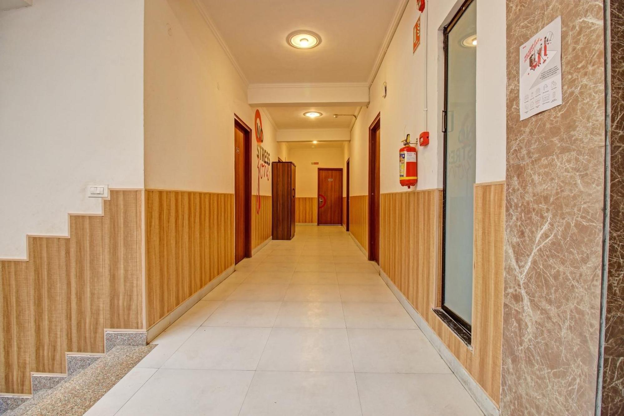 Готель Super Townhouse Kachnar House Vikas Nagar Hasanganj Екстер'єр фото