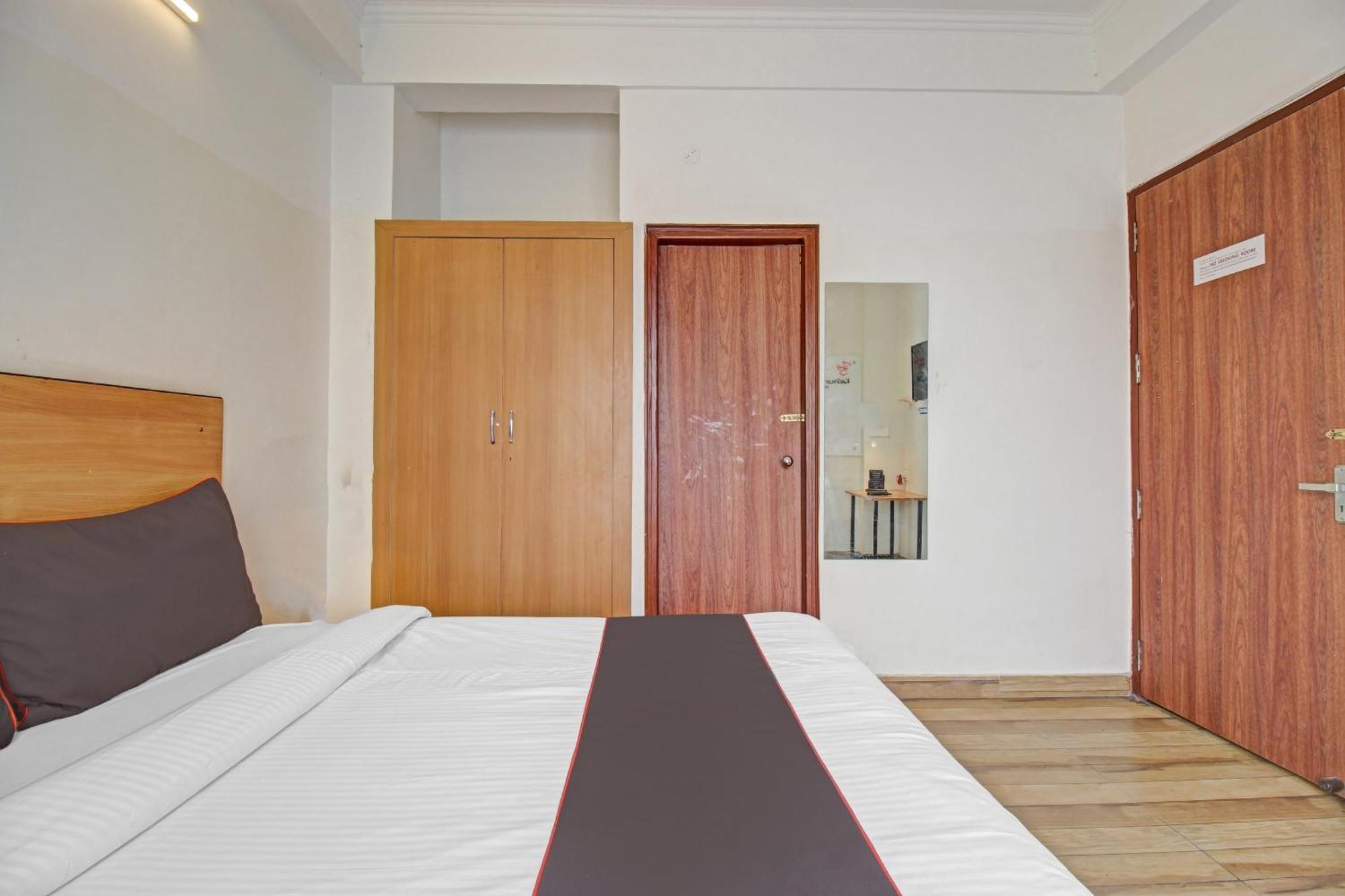 Готель Super Townhouse Kachnar House Vikas Nagar Hasanganj Екстер'єр фото