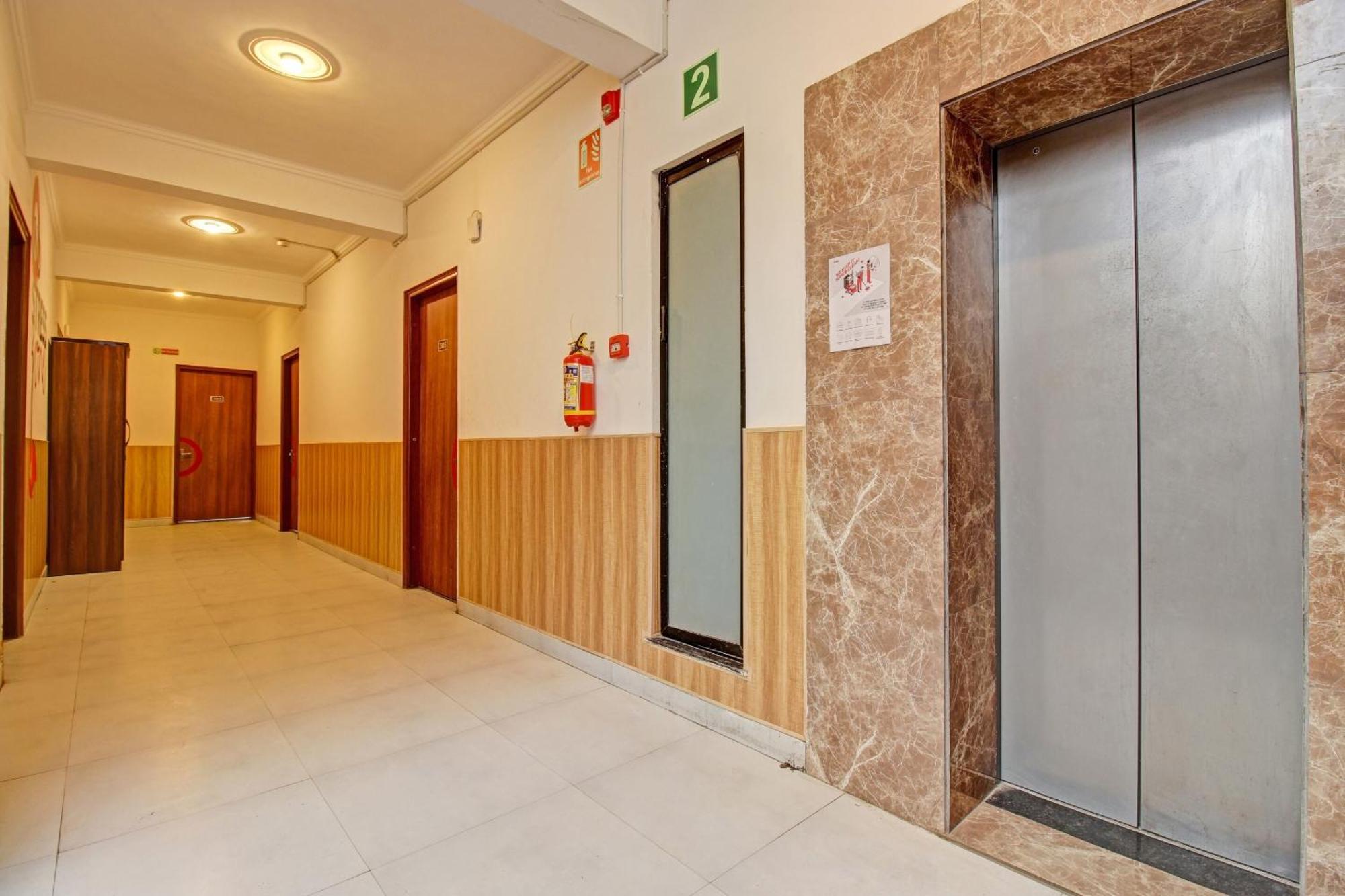 Готель Super Townhouse Kachnar House Vikas Nagar Hasanganj Екстер'єр фото