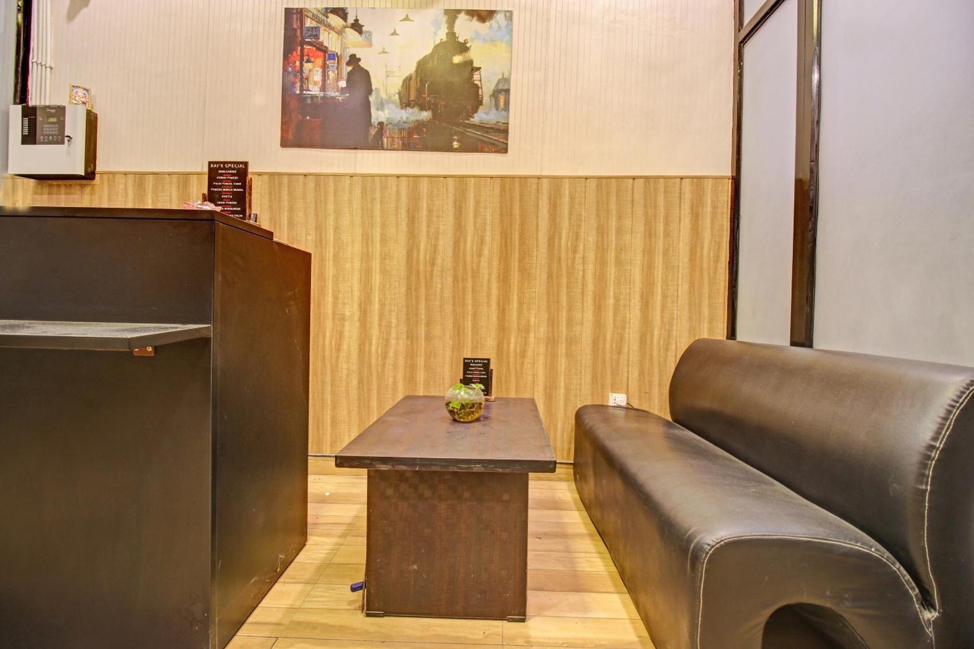 Готель Super Townhouse Kachnar House Vikas Nagar Hasanganj Екстер'єр фото