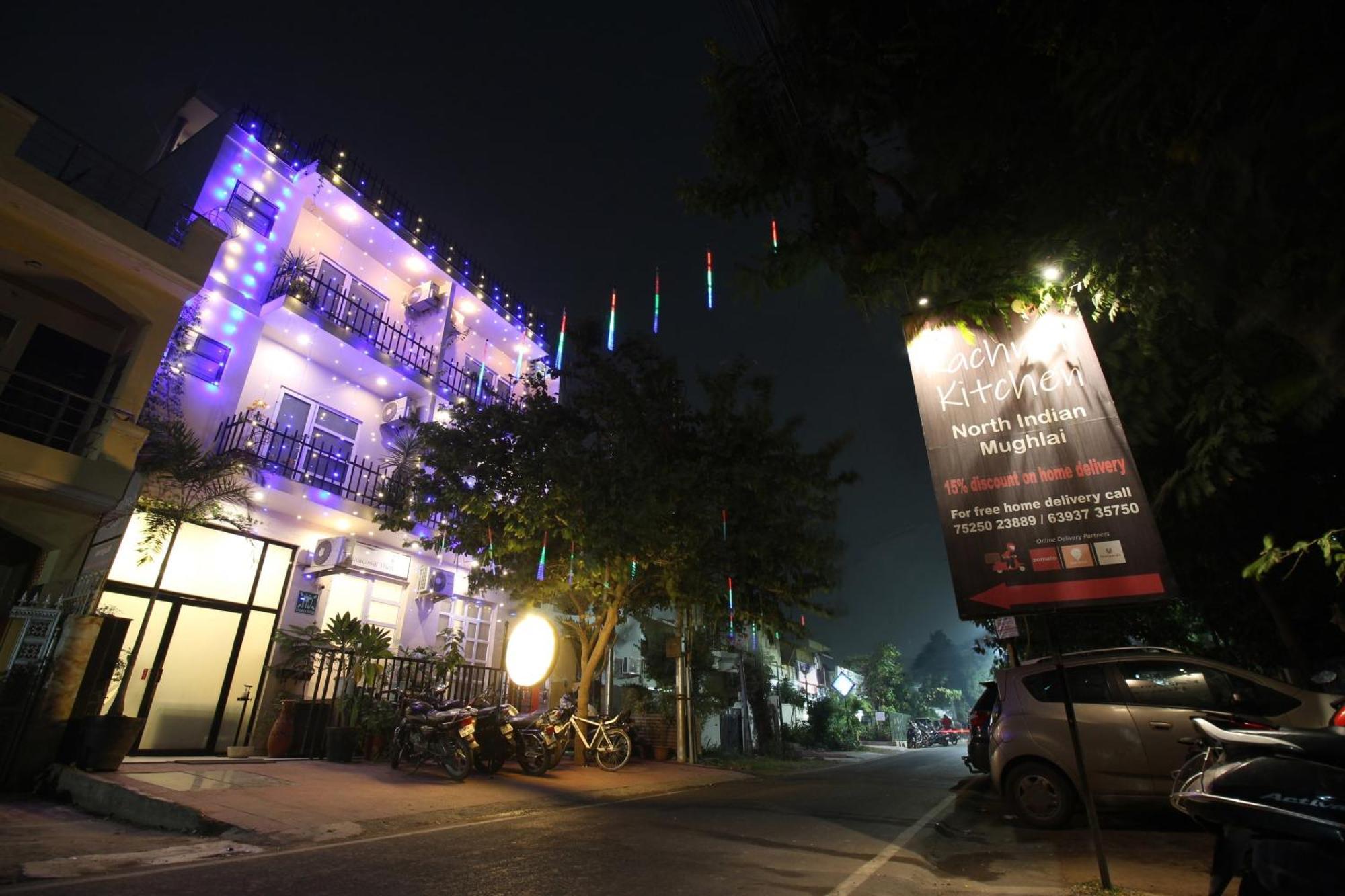 Готель Super Townhouse Kachnar House Vikas Nagar Hasanganj Екстер'єр фото