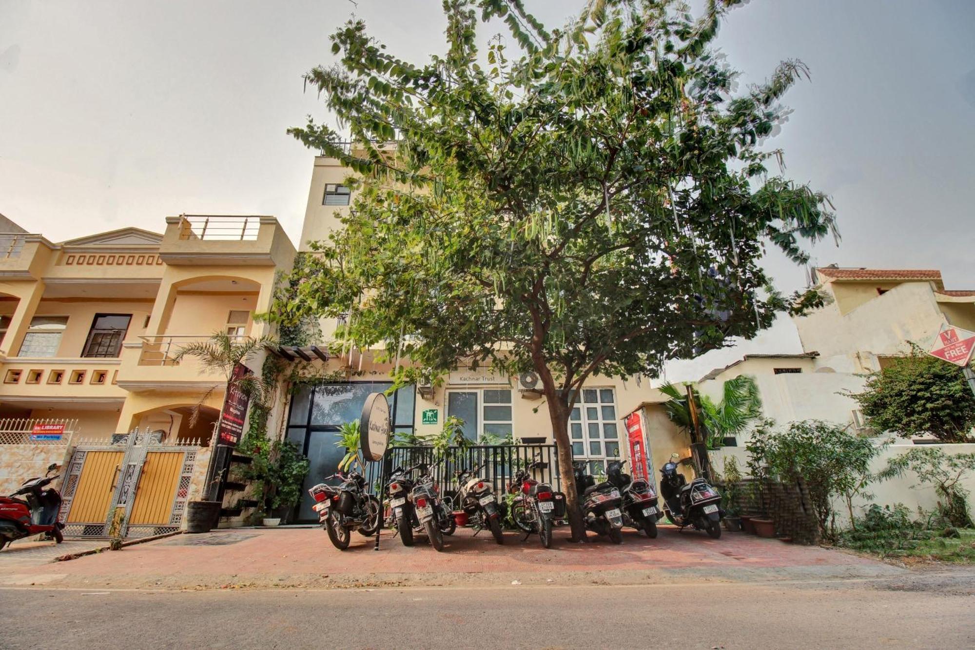 Готель Super Townhouse Kachnar House Vikas Nagar Hasanganj Екстер'єр фото